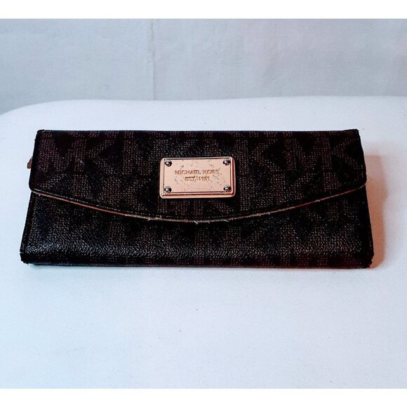 Michael Kors Wallet - Picture 6 of 10